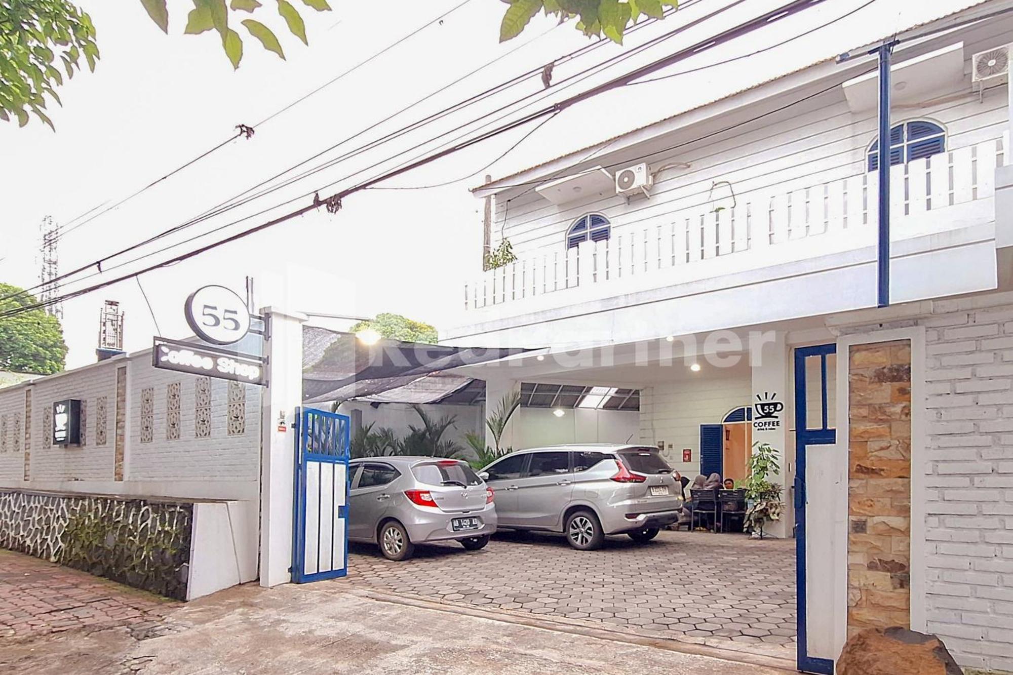 House N Coffee 55 Temanggung Redpartner Hotell Eksteriør bilde