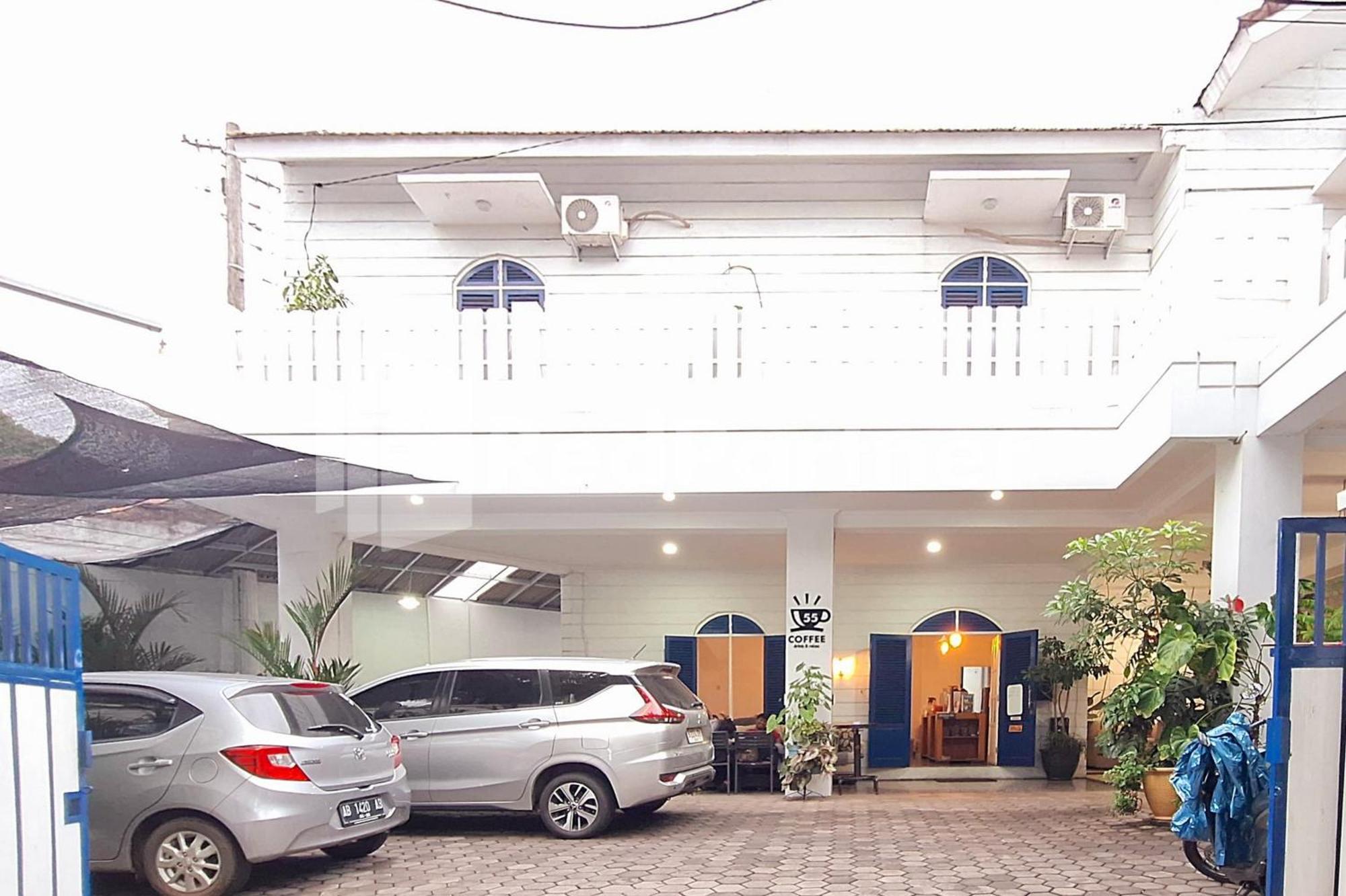 House N Coffee 55 Temanggung Redpartner Hotell Eksteriør bilde